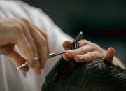 Arti Mimpi Potong Rambut di Salon: Apa Maknanya?