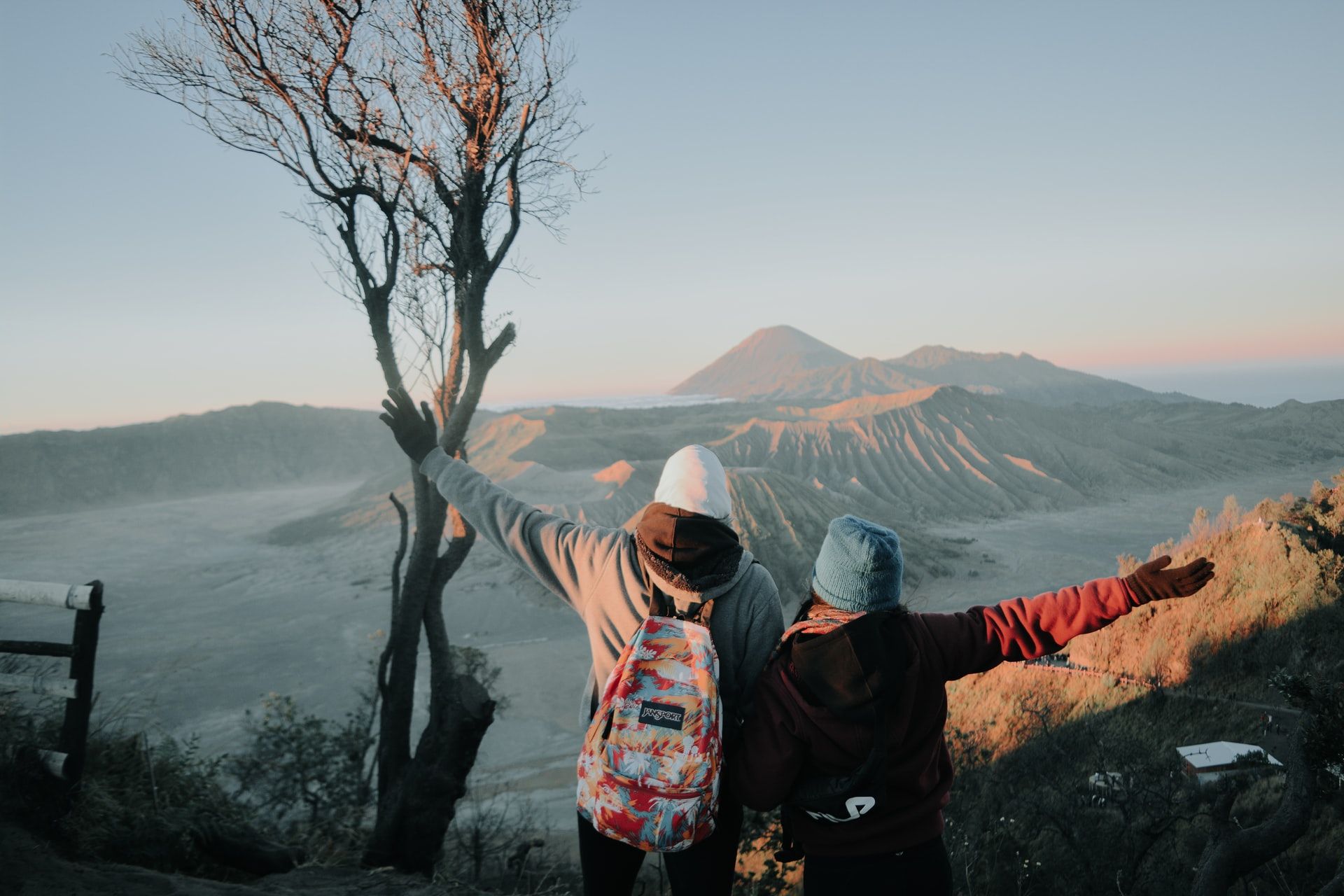 Arti Mimpi Turun Gunung: Apa Maknanya untuk Kehidupanmu?